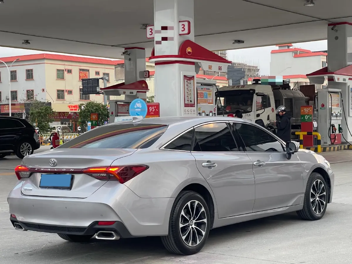 2022 Toyota Avalon 2.5L 209HP L4 8AT,autocango,china used car exporter,china ev exporter,chinese used car exporter,chinese used ev exporter