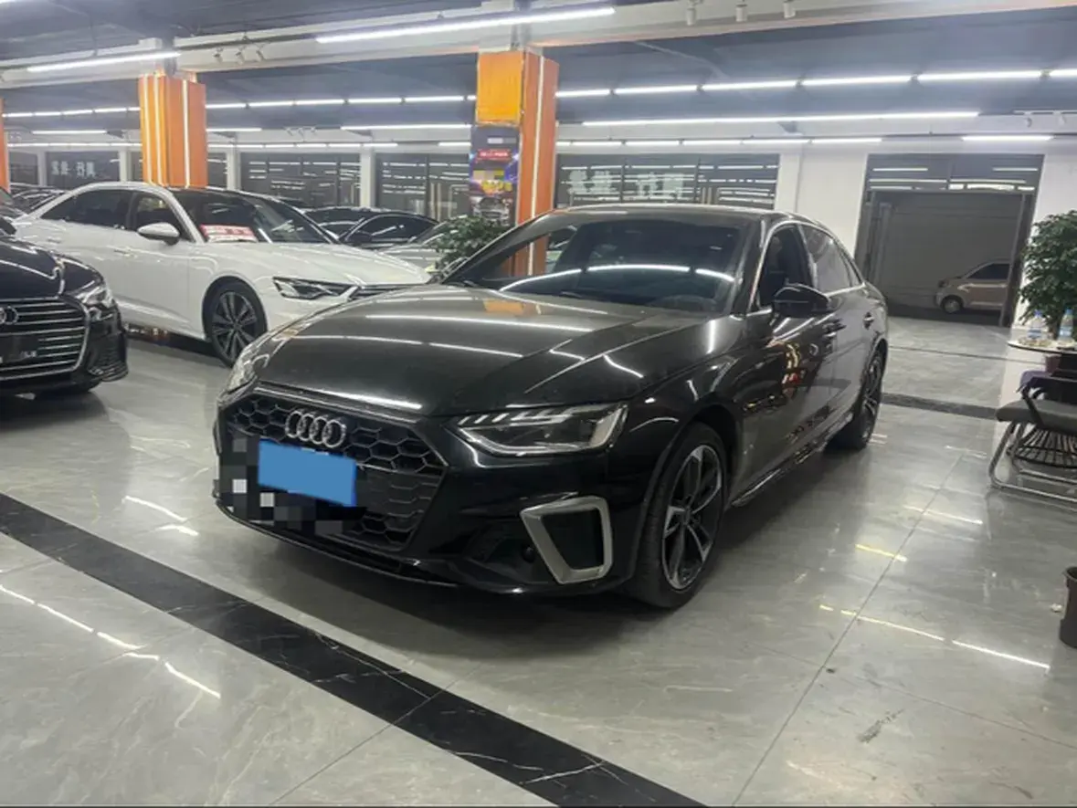 2022 AUDI A4L view 1