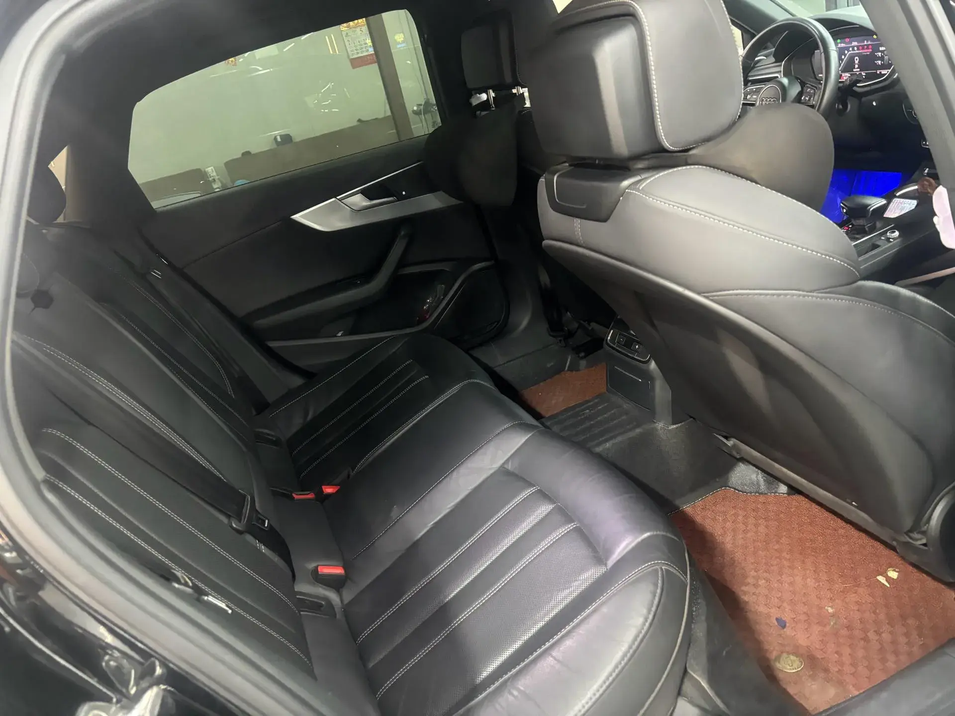 2022 AUDI A4L thumbnail 4