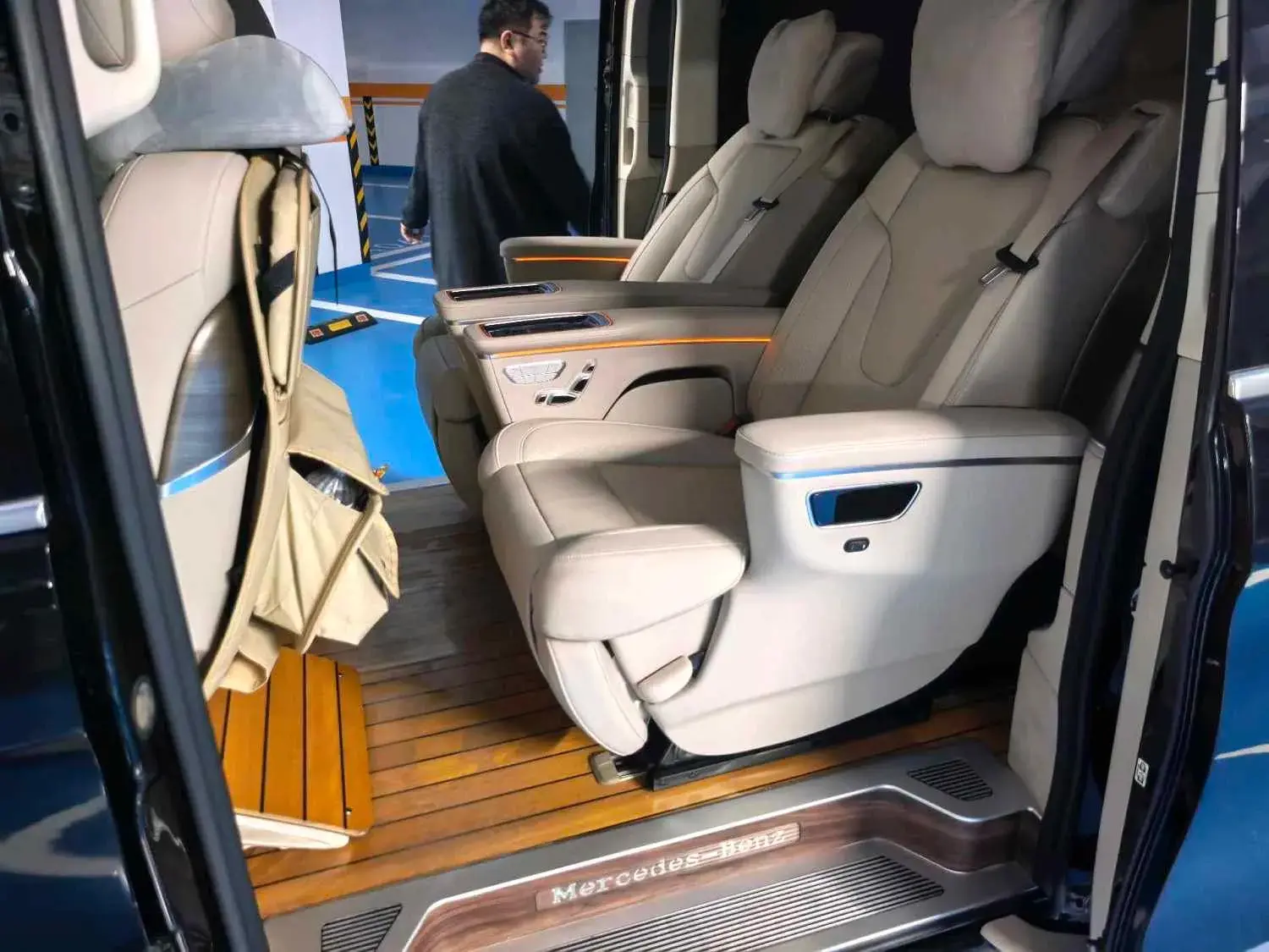 2020 MERCEDES-BENZ V thumbnail 4