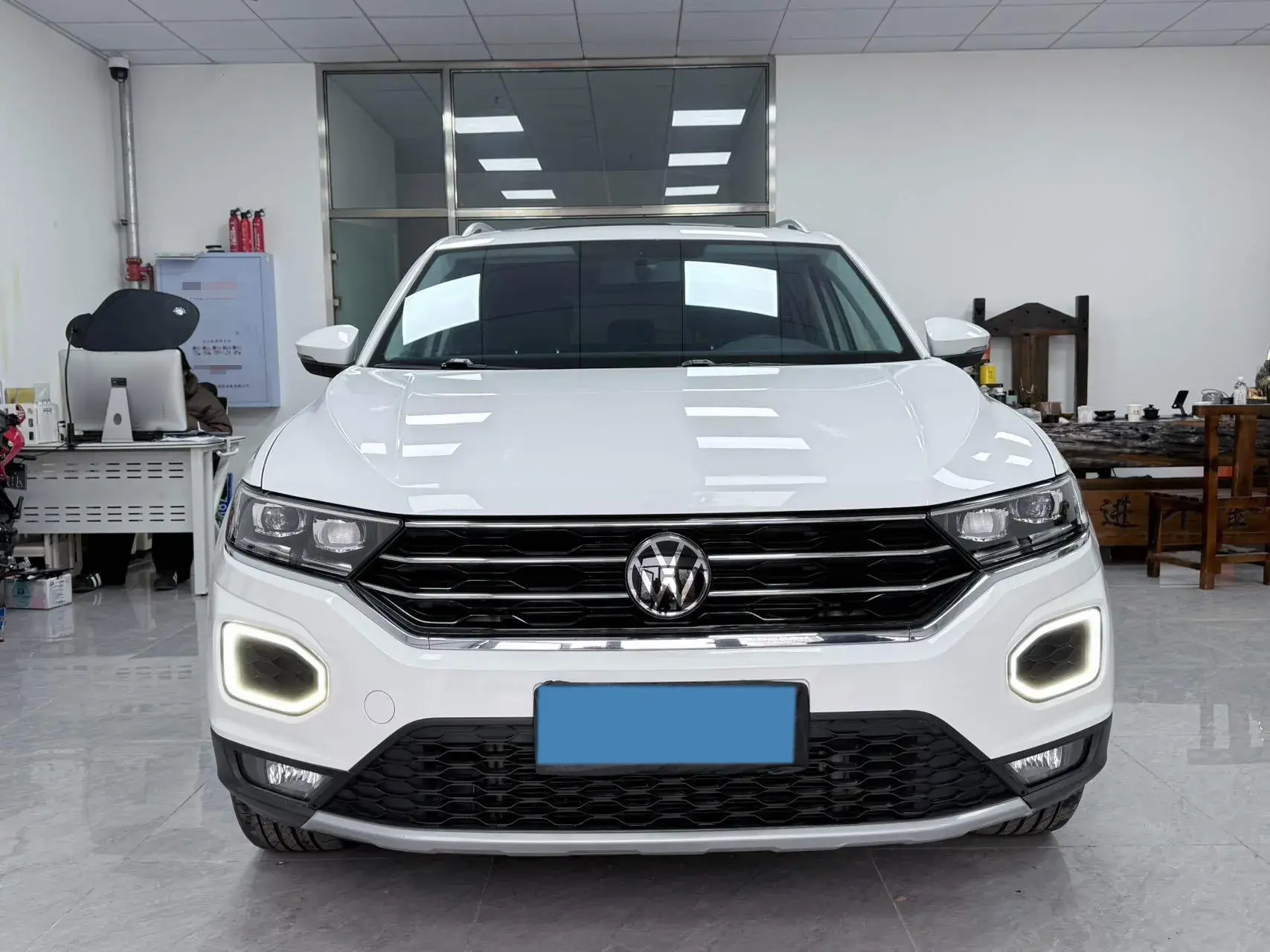 2021 VOLKSWAGEN T-ROC thumbnail 2