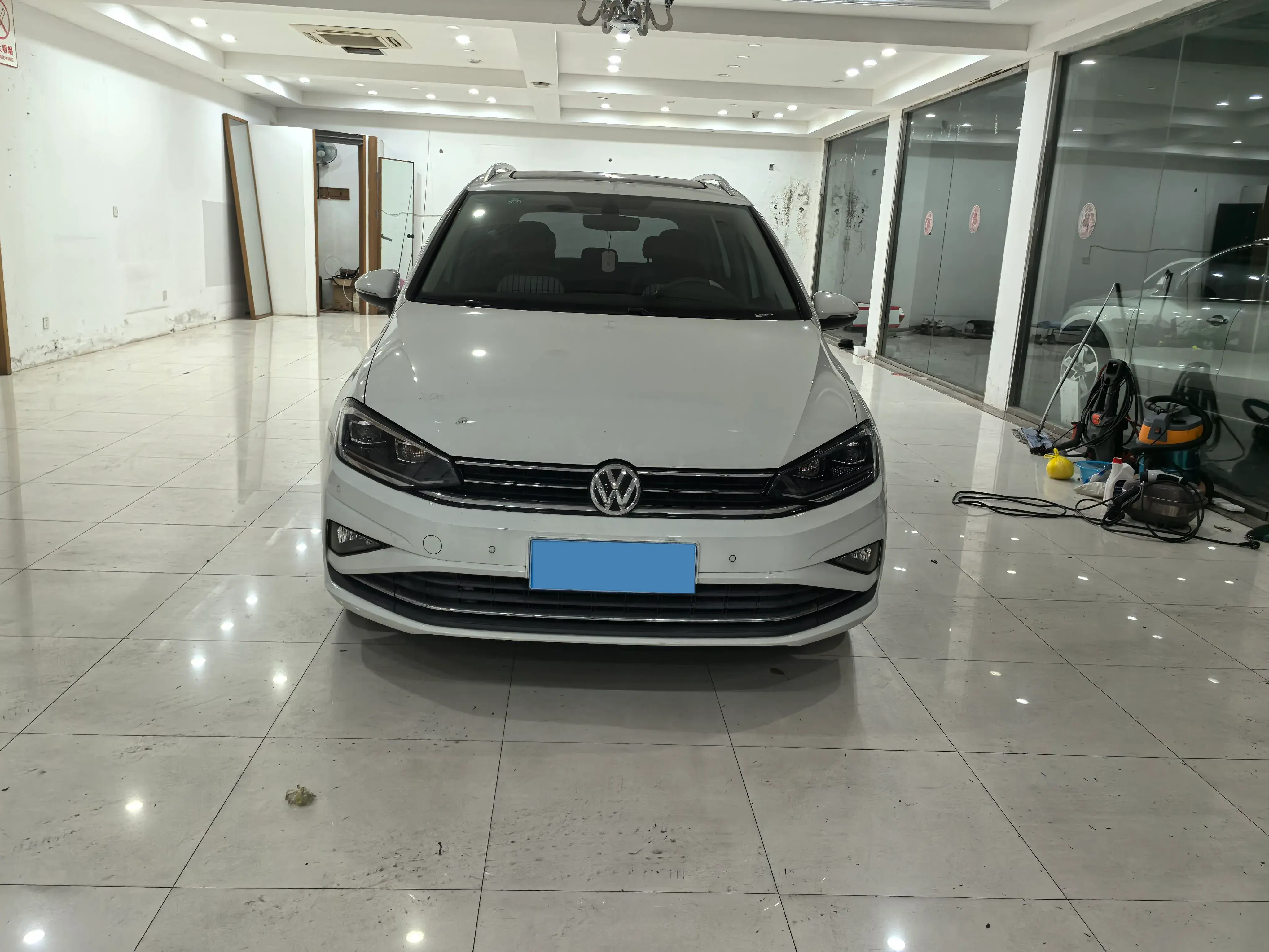 2019 VOLKSWAGEN GOLF thumbnail 3