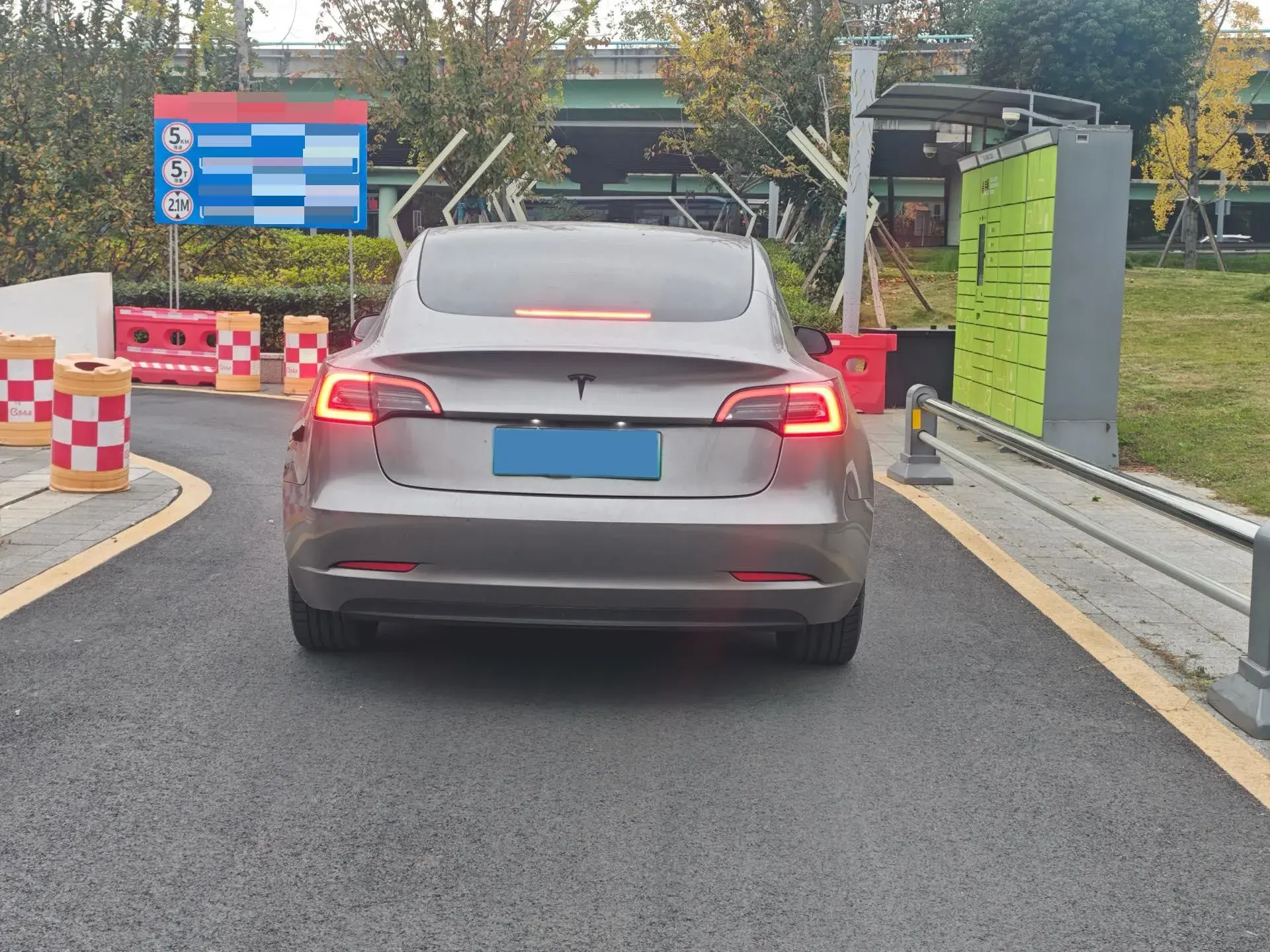 2022 TESLA MODEL thumbnail 4