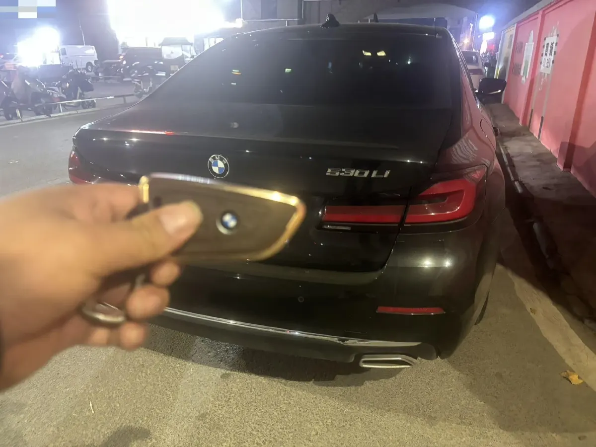 2023 BMW 5 Series 2.0T 245HP L4 8AT,autocango,china used car exporter,china ev exporter,chinese used car exporter,chinese used ev exporter