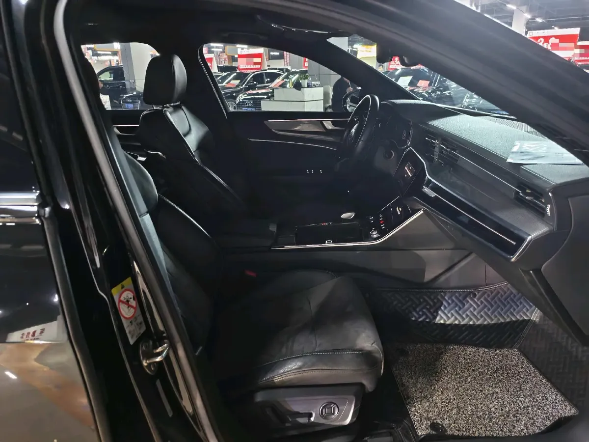 2020 Audi A6L 2.0T 224HP L4 7DCT,autocango,china used car exporter,china ev exporter,chinese used car exporter,chinese used ev exporter