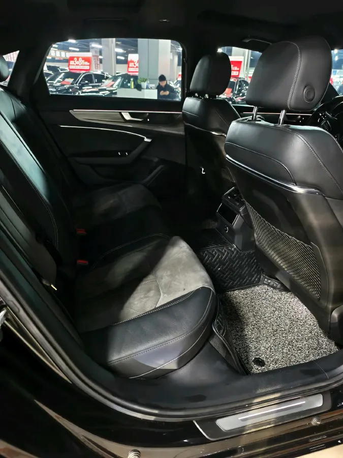 2020 Audi A6L 2.0T 224HP L4 7DCT,autocango,china used car exporter,china ev exporter,chinese used car exporter,chinese used ev exporter