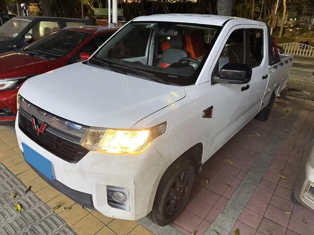 2021 WuLing ZhentTu 1.5L 99HP L4 5MT 2021 WuLing ZhentTu 1.5L 99HP L4 5MT