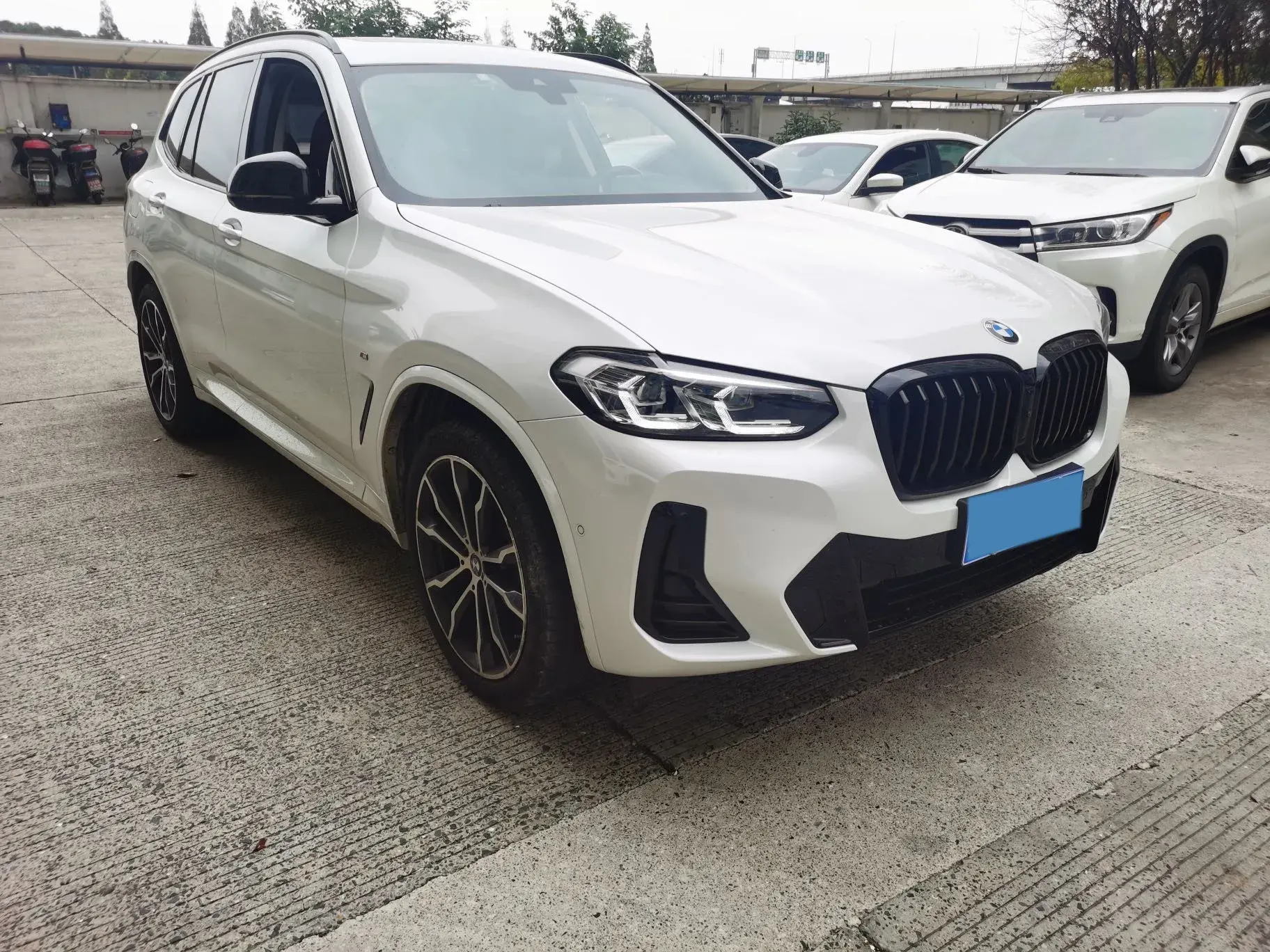 2023 BMW X3 thumbnail 2