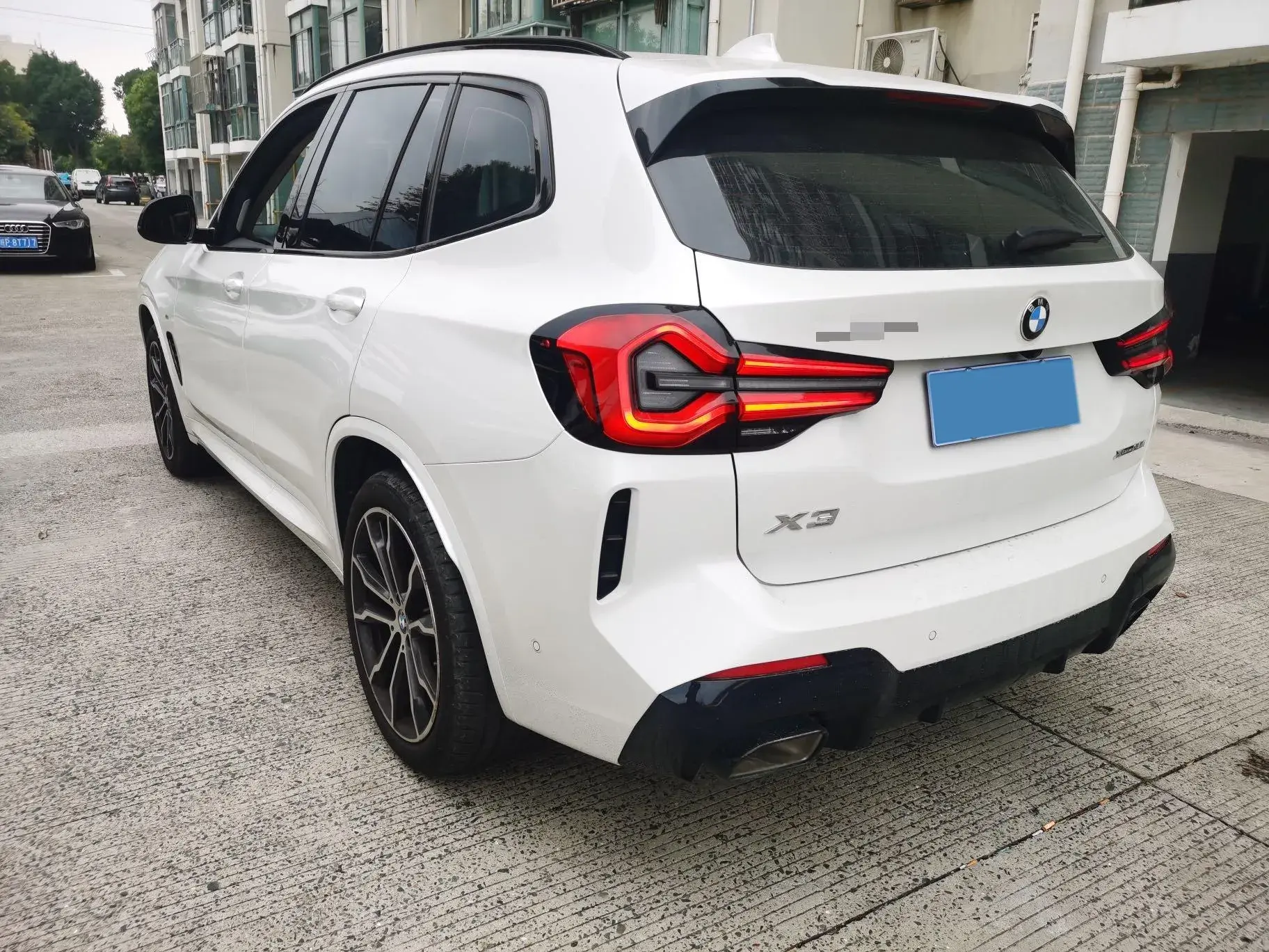 2023 BMW X3 thumbnail 3