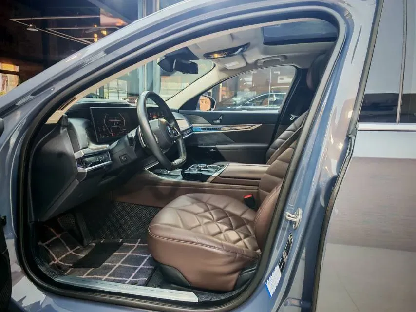 2023 BMW 7 Series 3.0T 272HP L6 8AT,autocango,china used car exporter,china ev exporter,chinese used car exporter,chinese used ev exporter