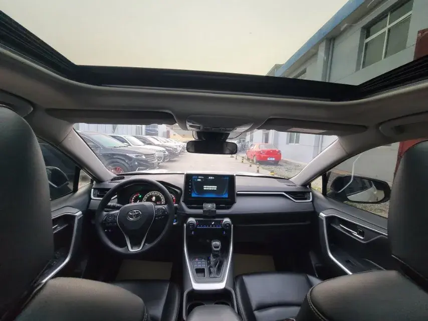 2020 TOYOTA RAV4 thumbnail 4