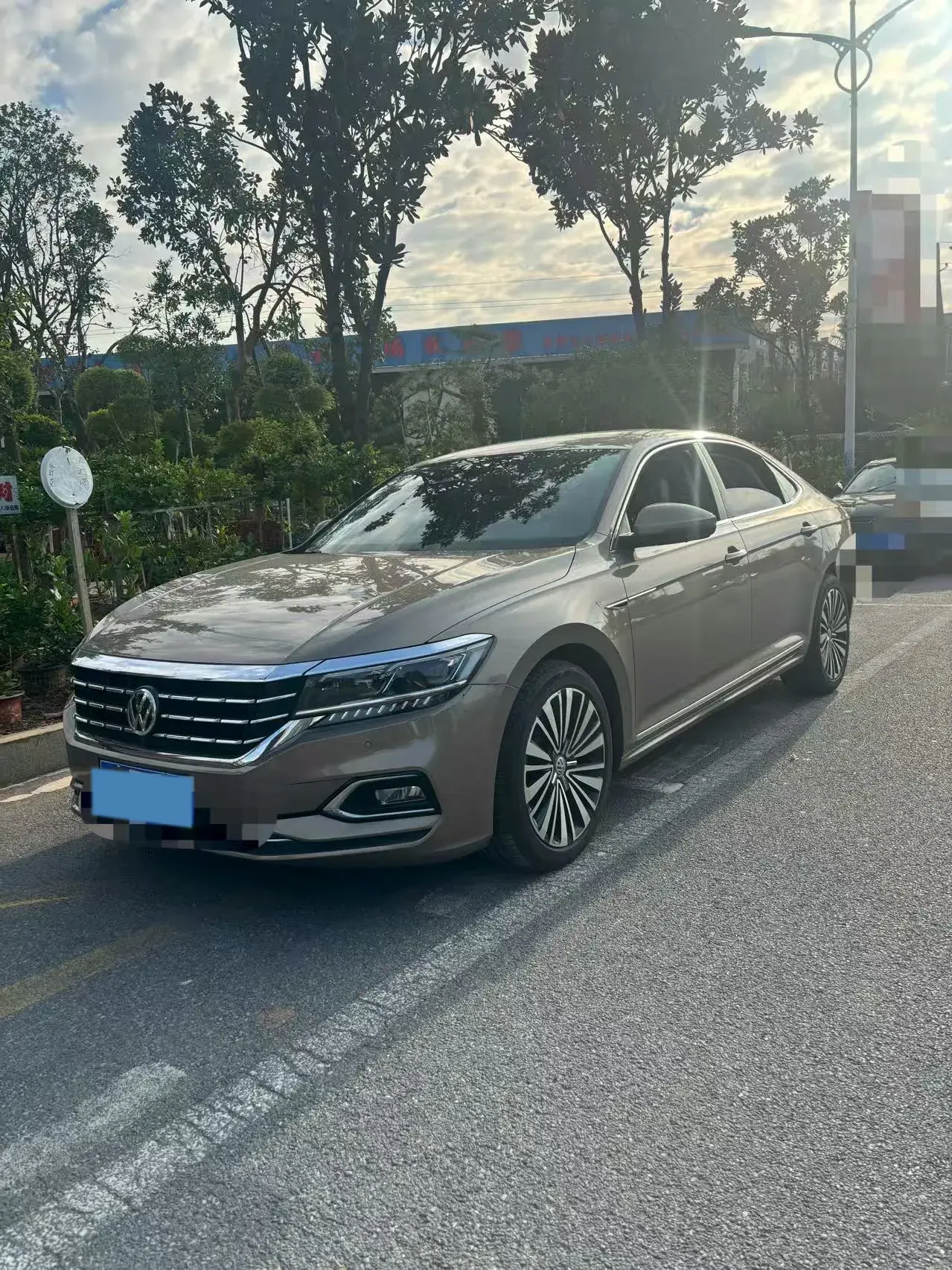 2019 VOLKSWAGEN PASSAT view 1