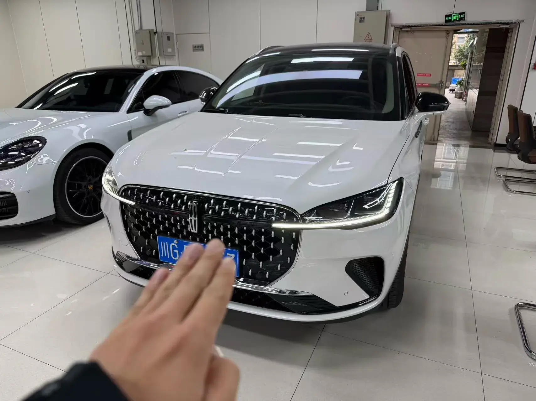 2024 LINCOLN CORSAIR thumbnail 2