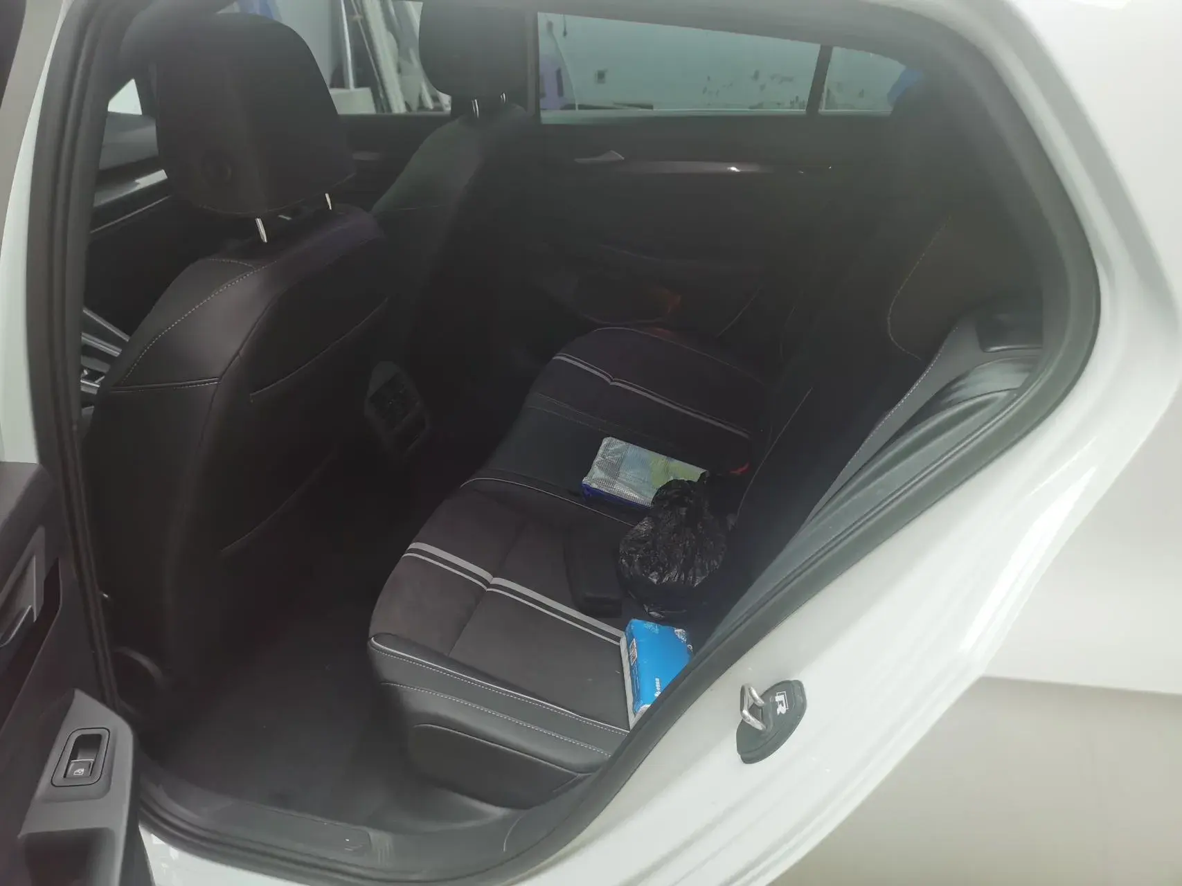 2023 VOLKSWAGEN GOLF thumbnail 2