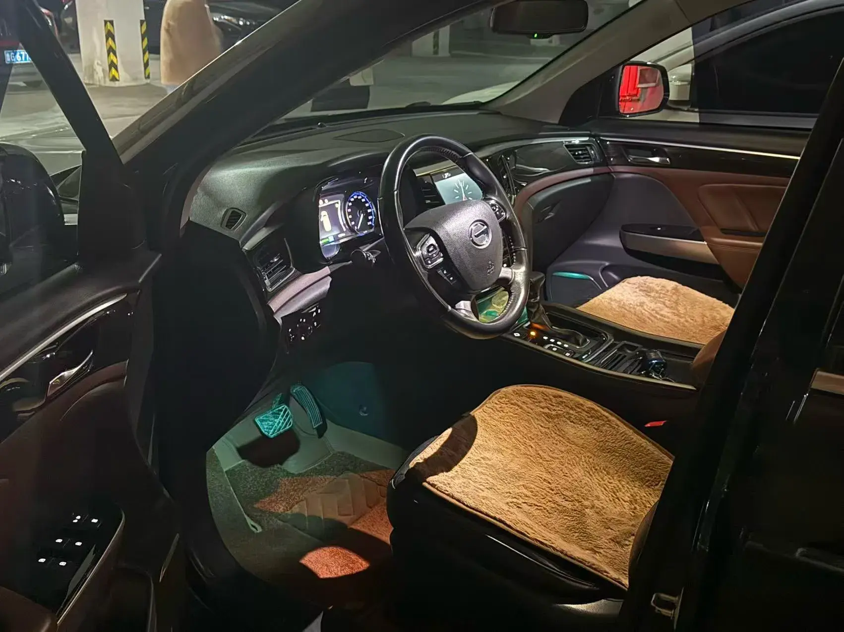 2017 GAC TRUMPCHI thumbnail 3