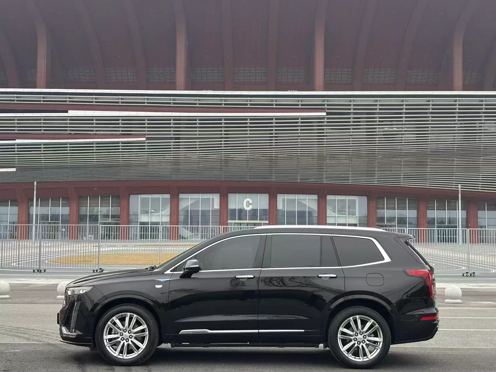 2021 CADILLAC XT6 thumbnail 3