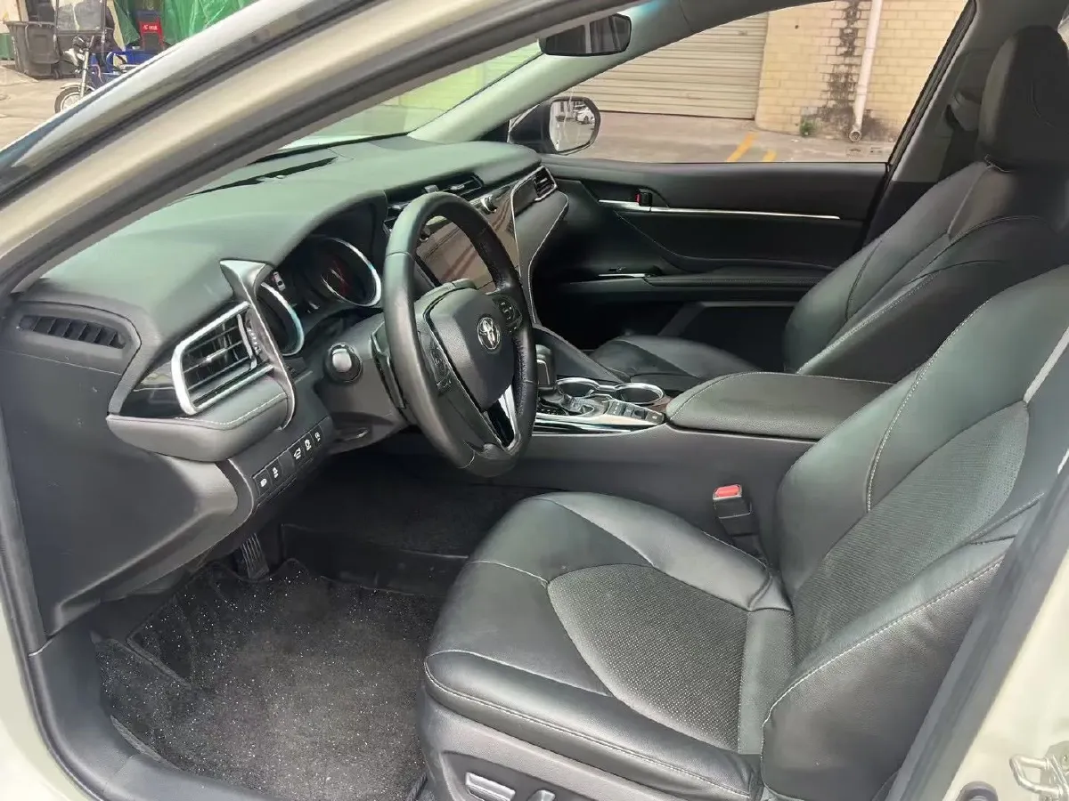 2019 Toyota Camry 2.5L 209HP L4 8AT,autocango,china used car exporter,china ev exporter,chinese used car exporter,chinese used ev exporter