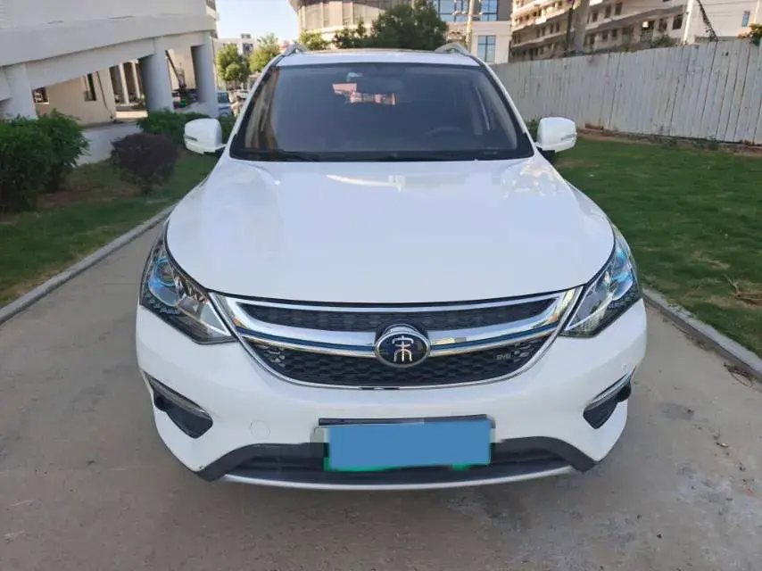 2017 BYD SONG thumbnail 2