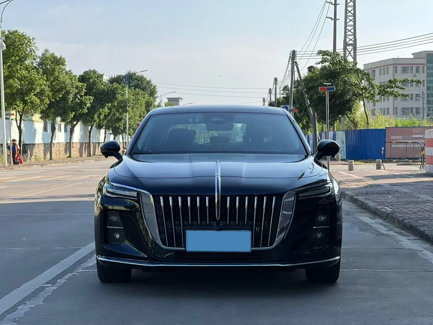 2023 HONGQI H5 thumbnail 2