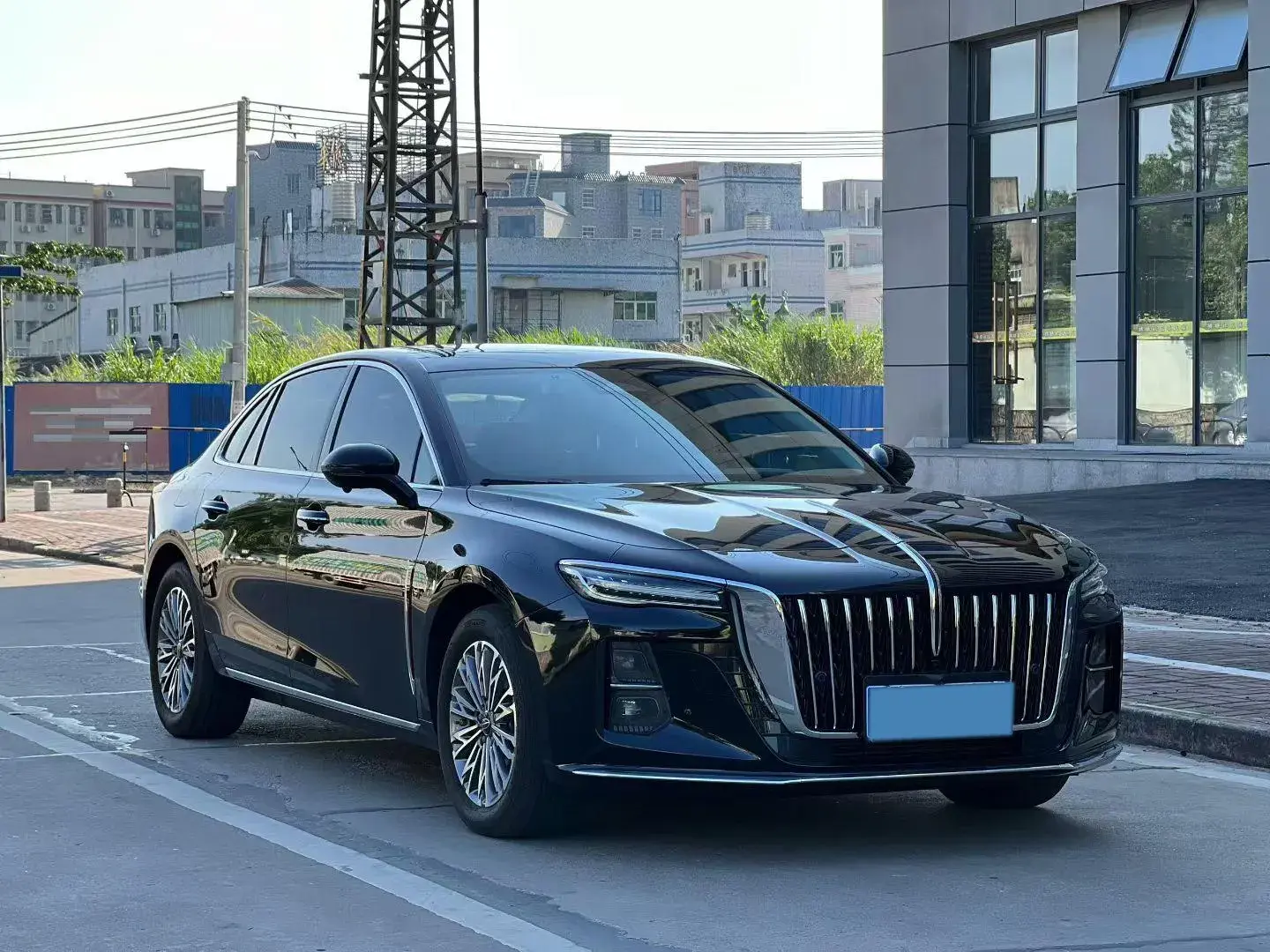 2023 HONGQI H5 thumbnail 3
