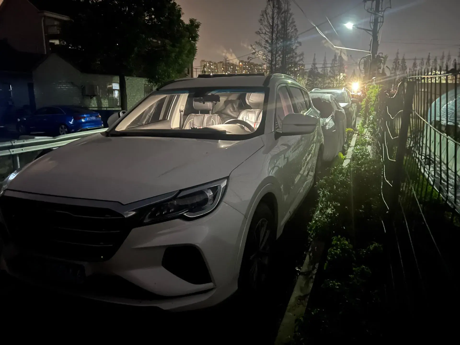 2022 JETOUR X70 view 1