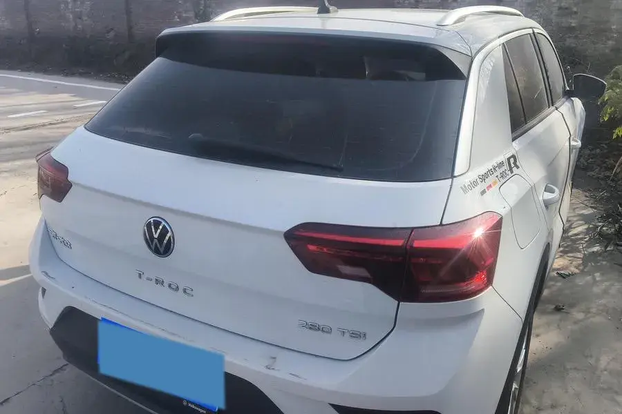 2021 VOLKSWAGEN T-ROC thumbnail 2