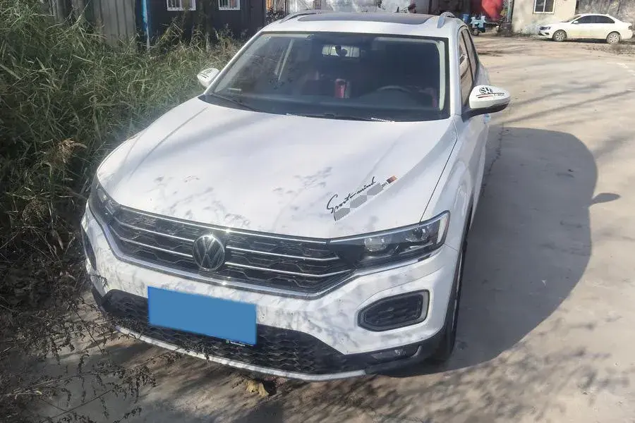 2021 VOLKSWAGEN T-ROC thumbnail 3