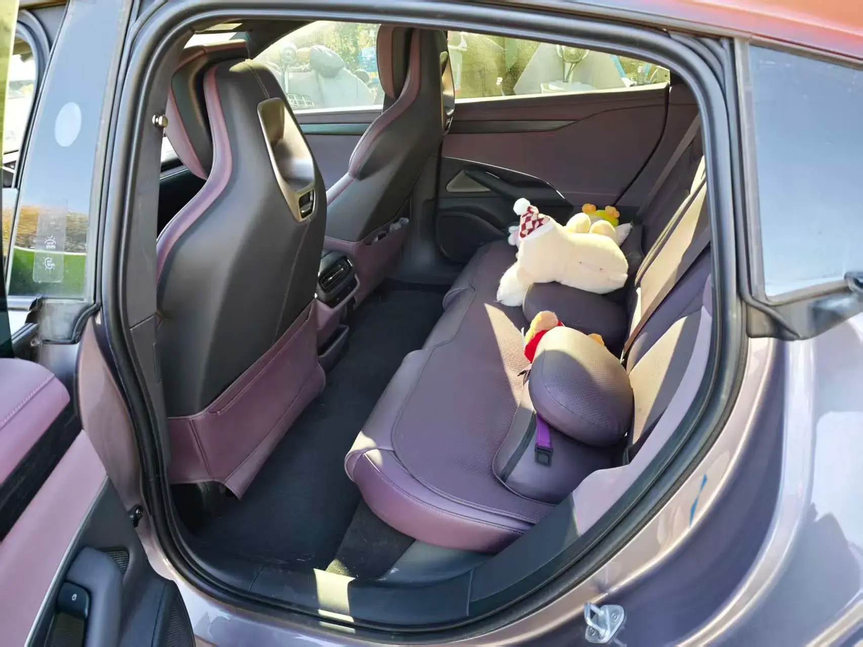 2024 MI SU7 thumbnail 4