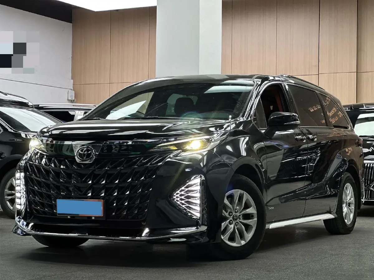 2024 Toyota Granvia 2.5L 189HP L4 E-CVT Hybrid