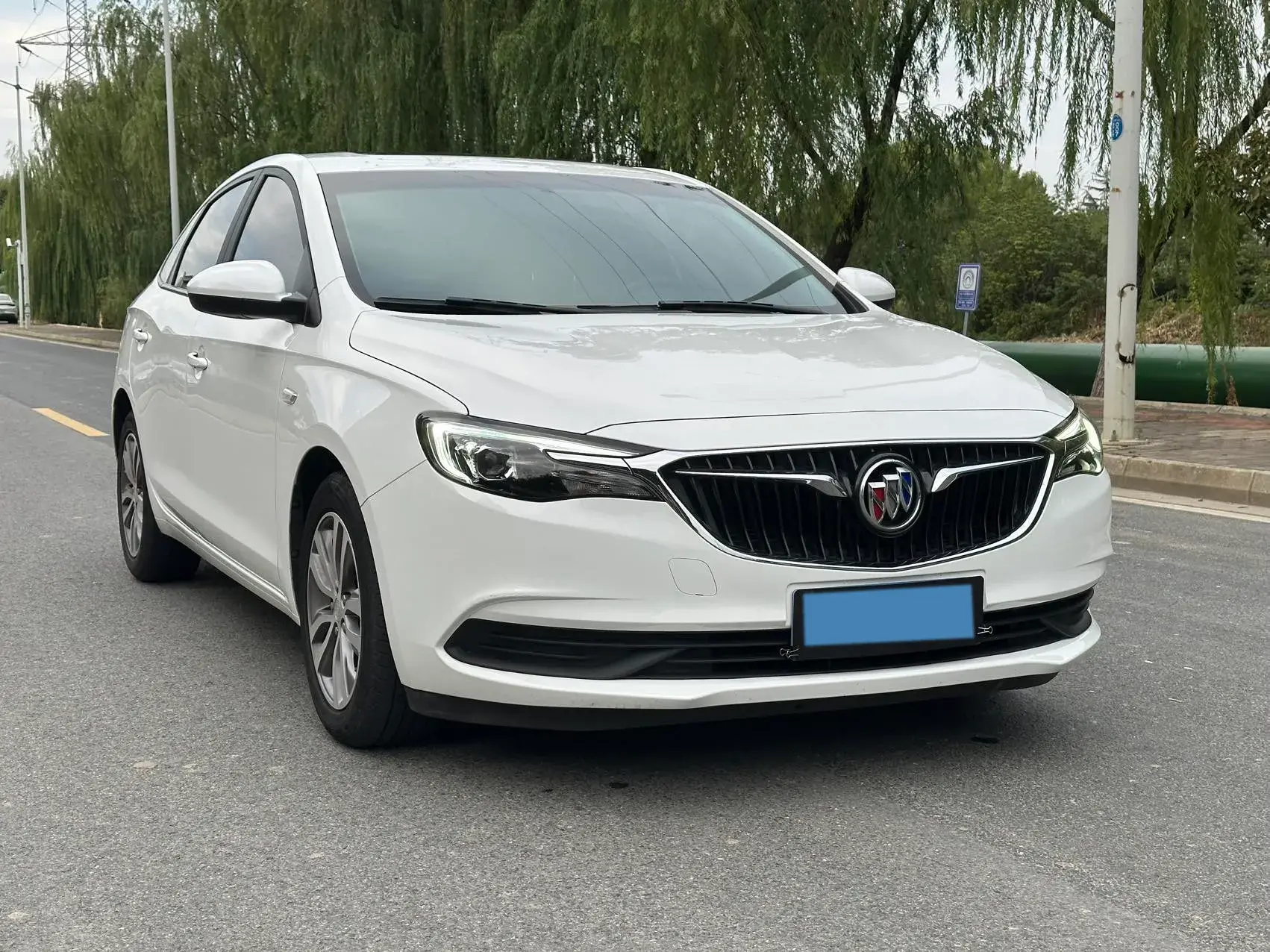 2021 BUICK EXCELLE thumbnail 3