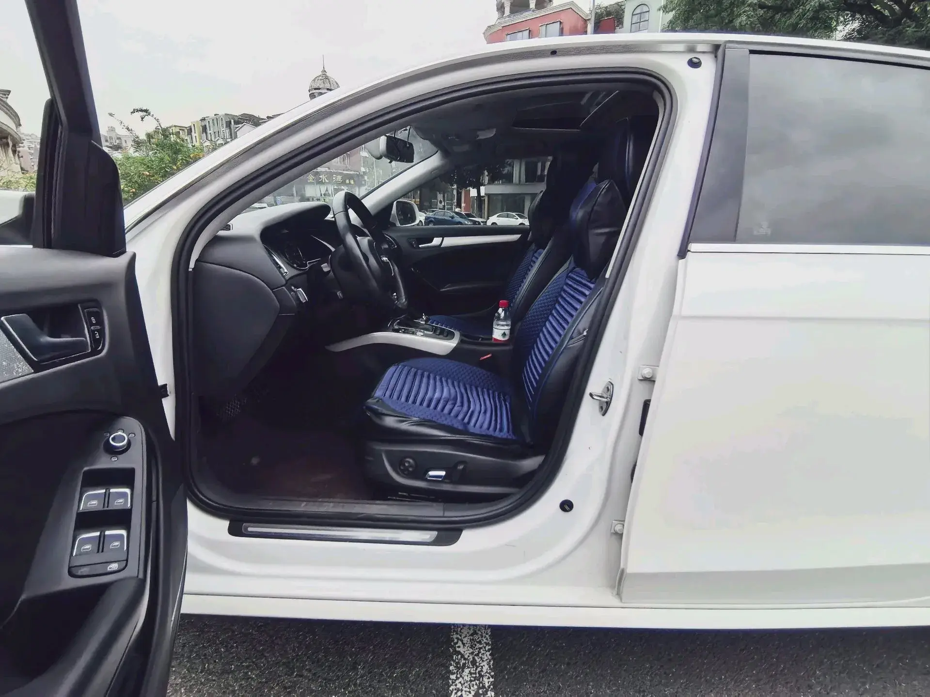 2013 AUDI A4L thumbnail 4