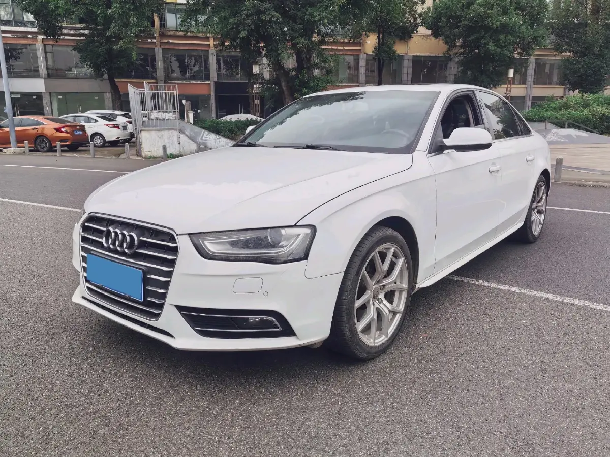 2013 Audi A4L 2.0T 180HP L4 CVT