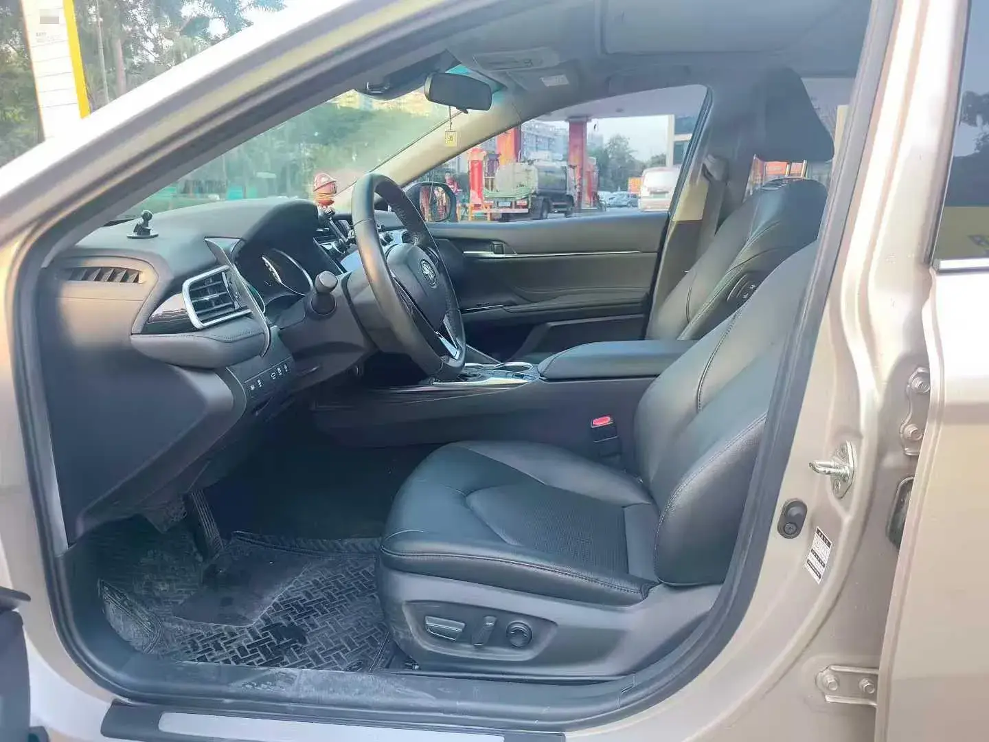 2019 TOYOTA CAMRY thumbnail 4