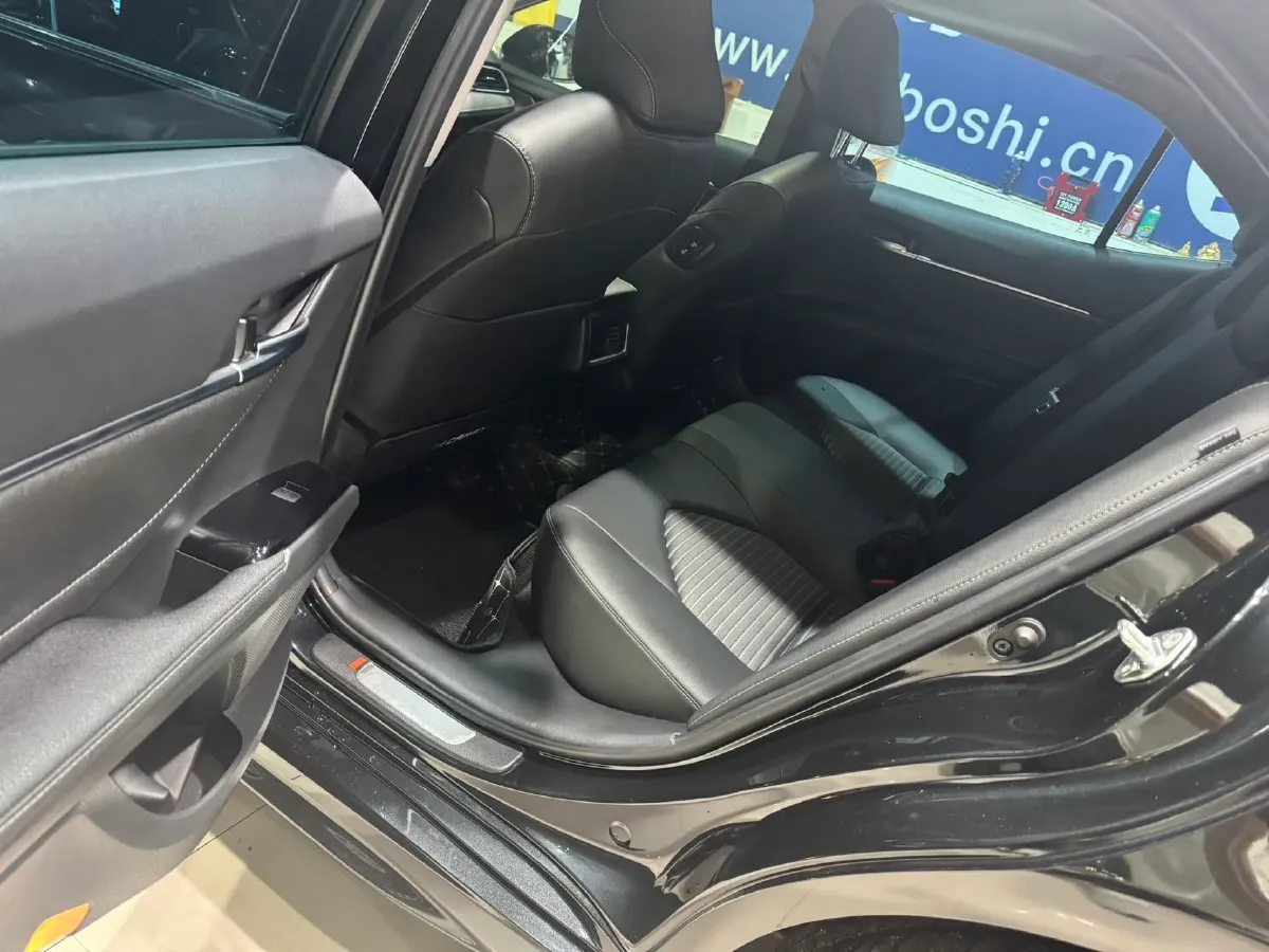 2023 Toyota Camry 2.5L 207HP L4 8AT,autocango,china used car exporter,china ev exporter,chinese used car exporter,chinese used ev exporter