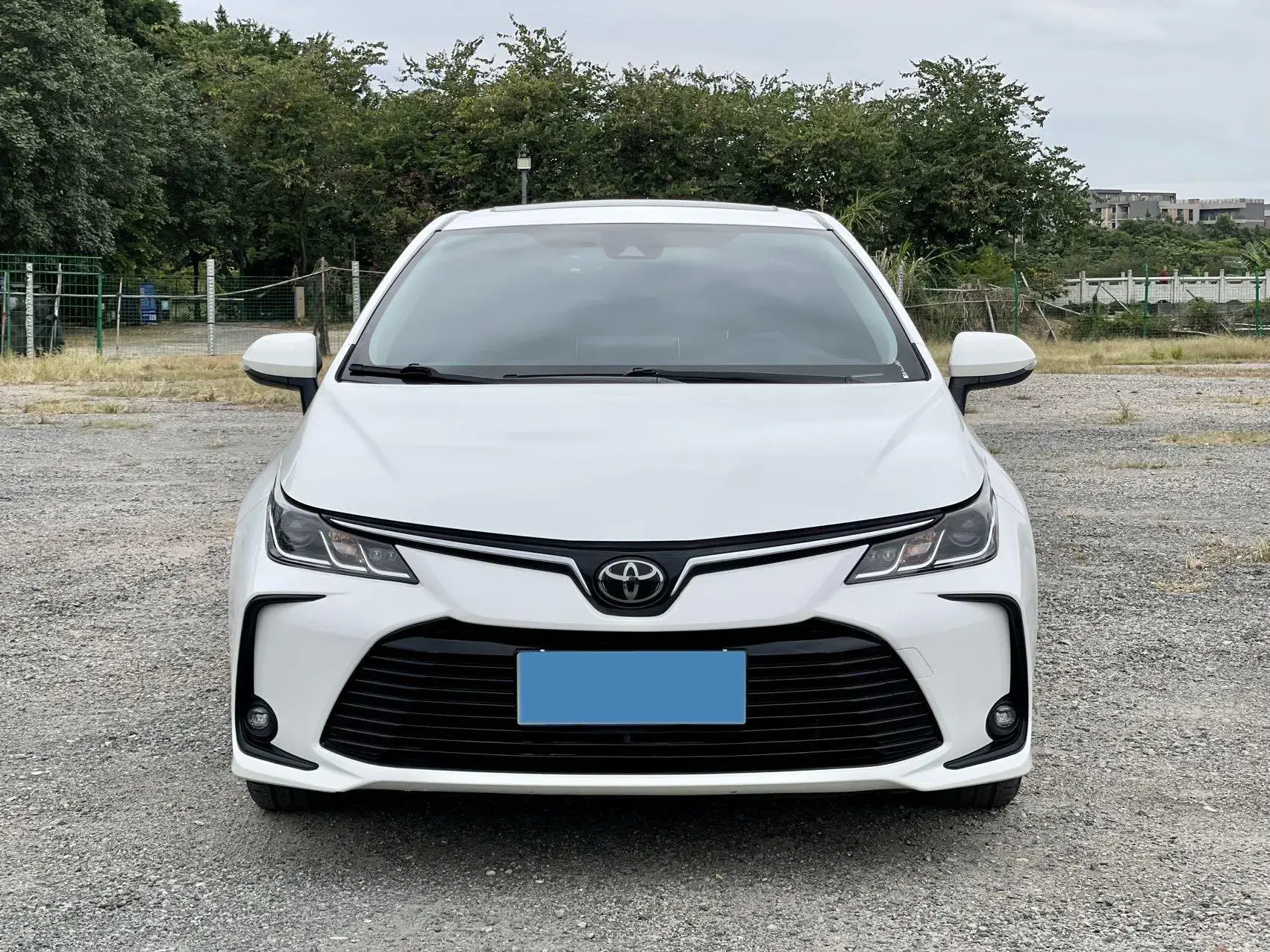 2019 TOYOTA COROLLA thumbnail 2