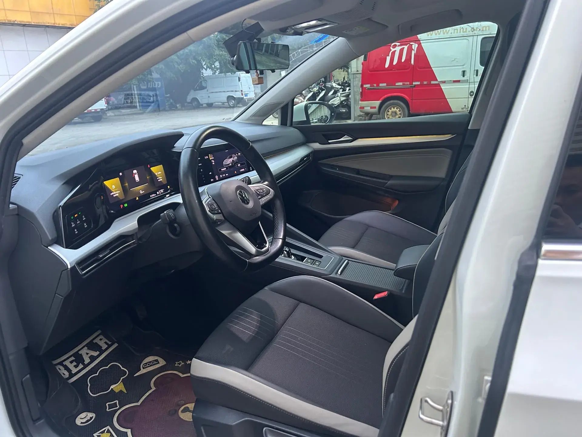 2021 VOLKSWAGEN GOLF thumbnail 4