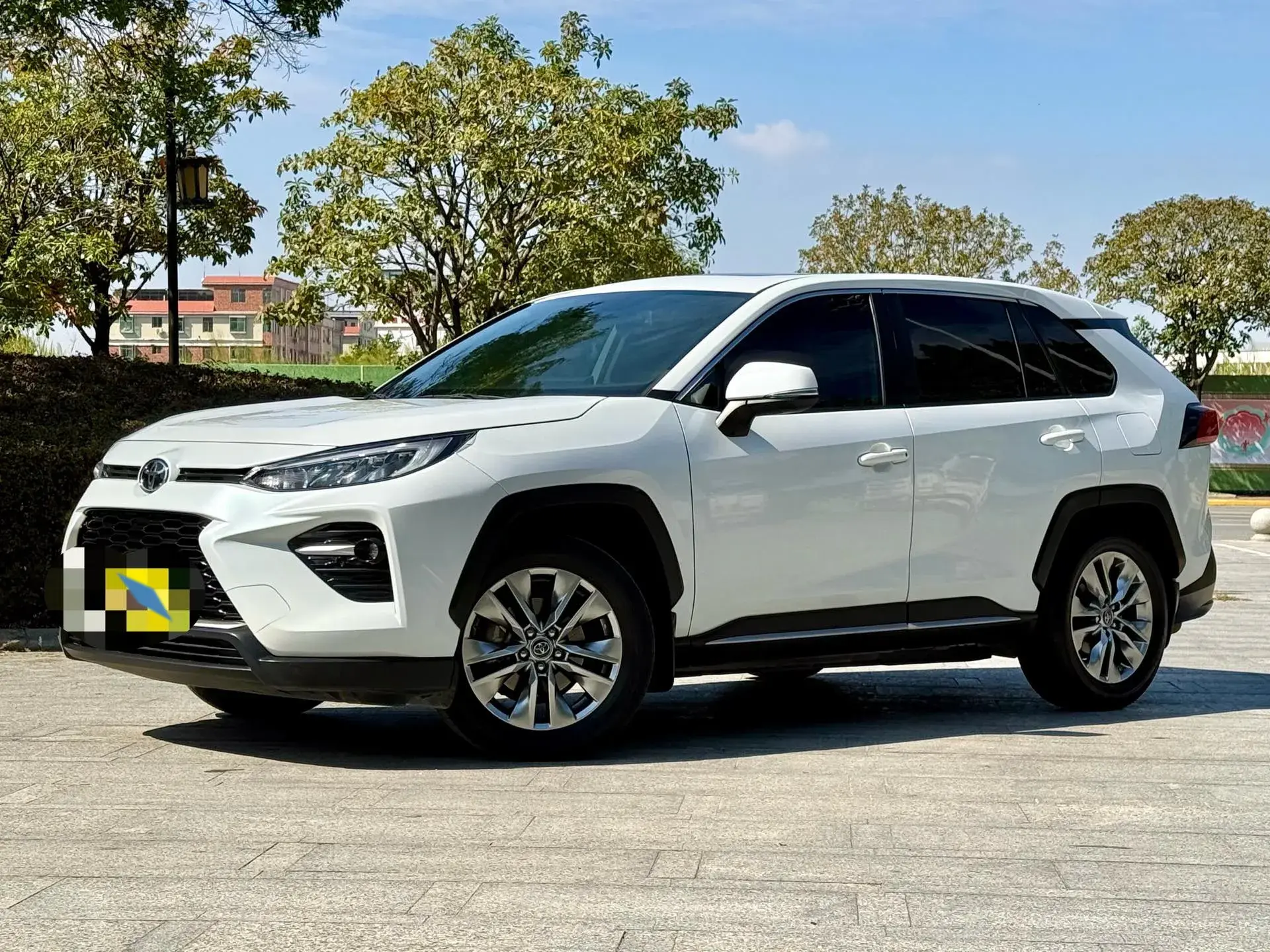 2021 TOYOTA WILDLANDER view 1