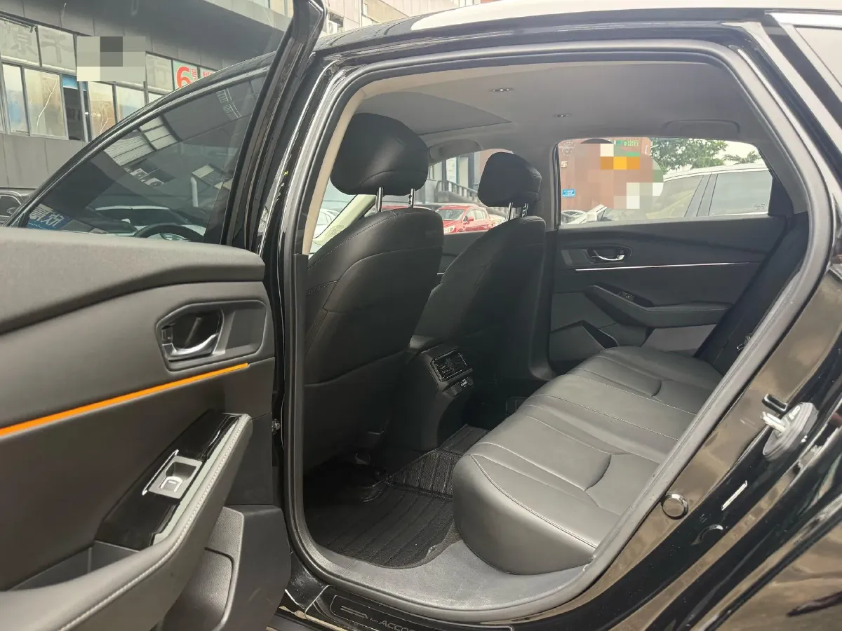 2024 Toyota Camry 2.0L 152HP L4 E-CVT Hybrid,autocango,china used car exporter,china ev exporter,chinese used car exporter,chinese used ev exporter