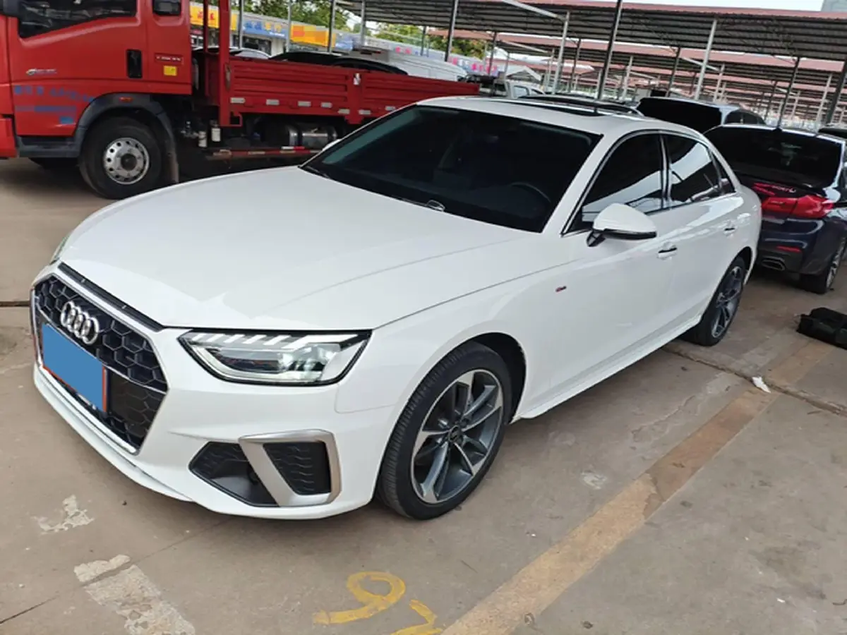 2022 Audi A4L 2.0T 190HP L4 7DCT