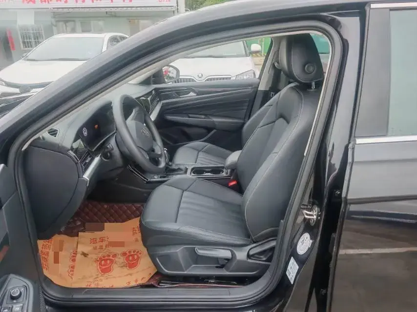 2022 VOLKSWAGEN PASSAT thumbnail 4