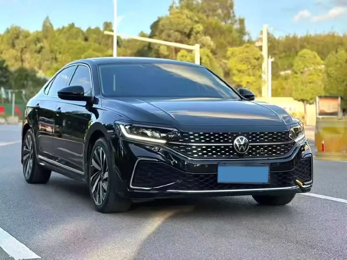 2023 Volkswagen Passat 2.0T 186HP L4 7DCT,autocango,china used car exporter,china ev exporter,chinese used car exporter,chinese used ev exporter