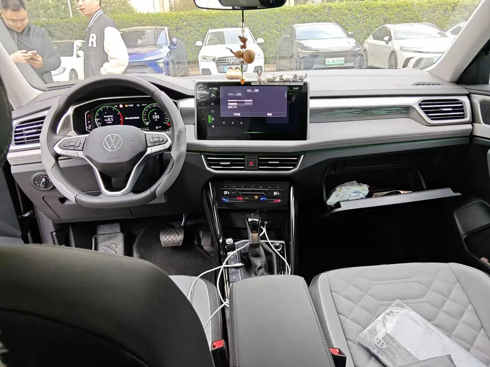 2024 VOLKSWAGEN TAYRON thumbnail 4