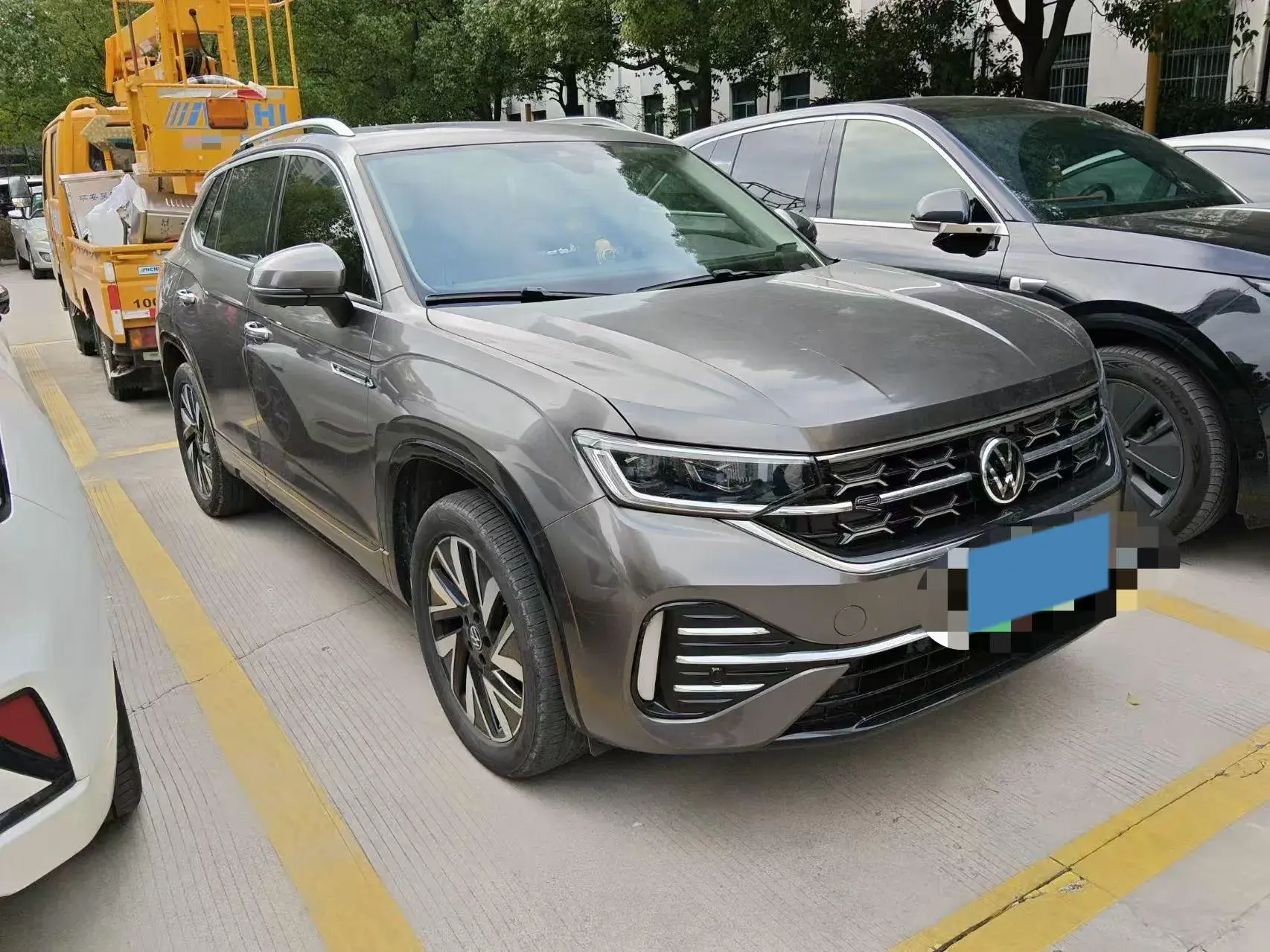 2024 VOLKSWAGEN TAYRON thumbnail 3