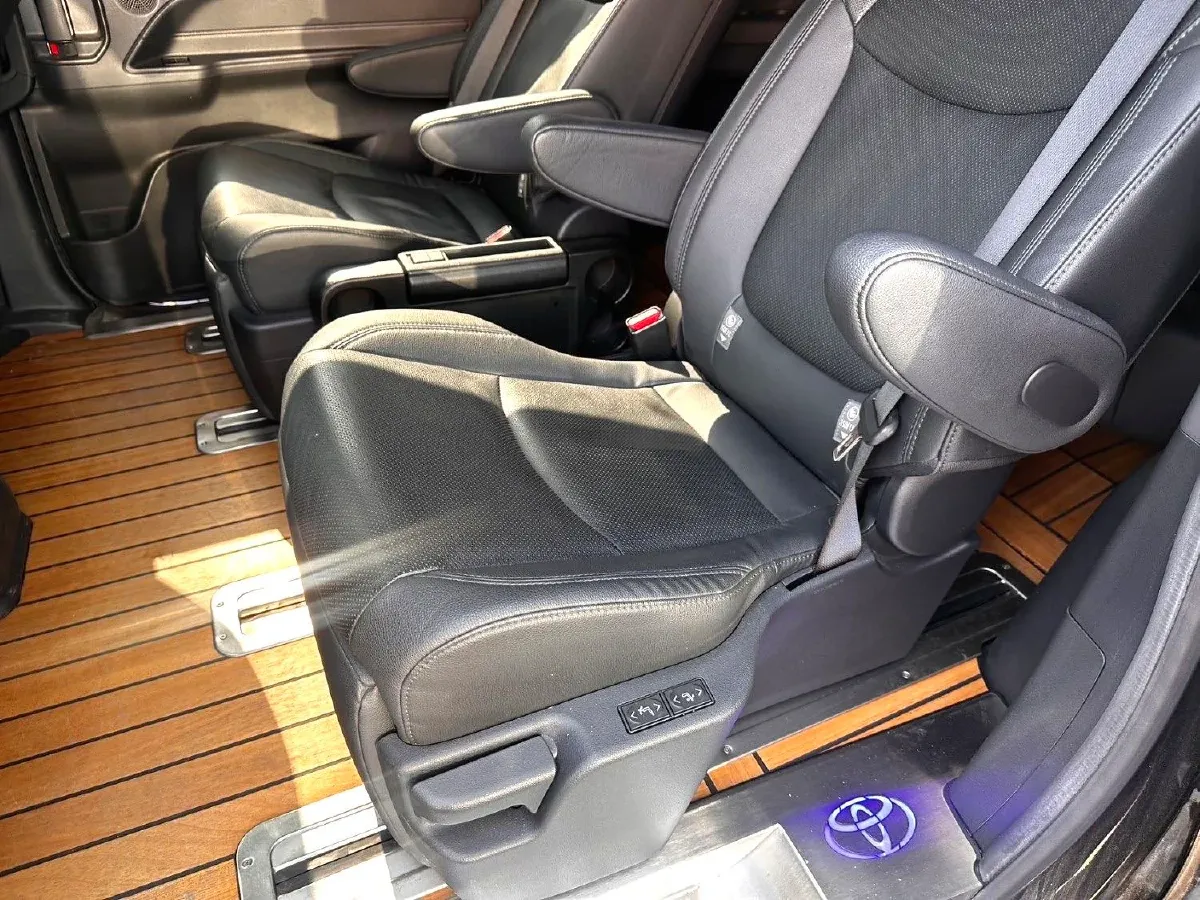 2021 Toyota Sienna 2.5L 192HP L4 E-CVT Hybrid,autocango,china used car exporter,china ev exporter,chinese used car exporter,chinese used ev exporter