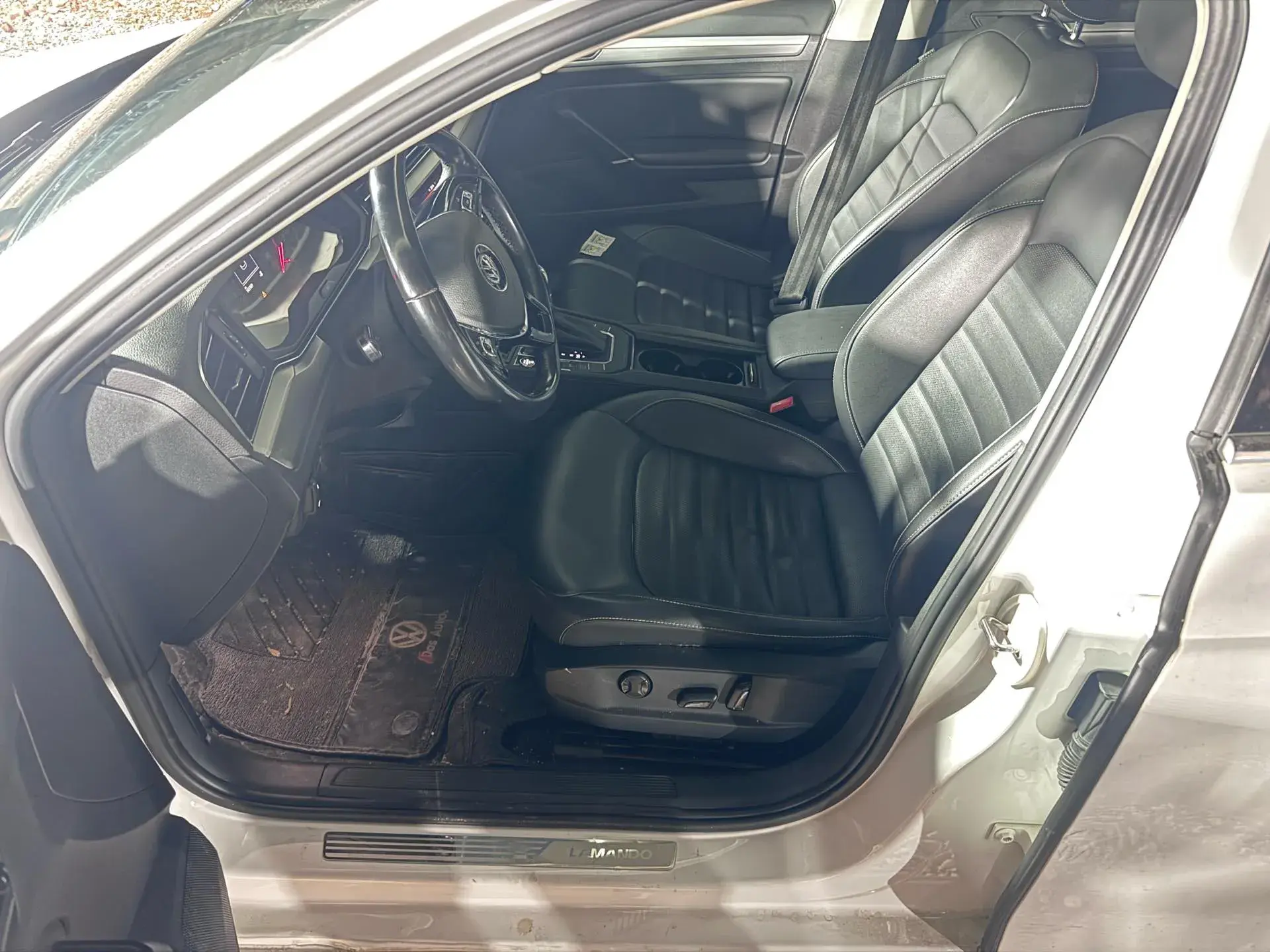 2021 VOLKSWAGEN LAMANDO thumbnail 4