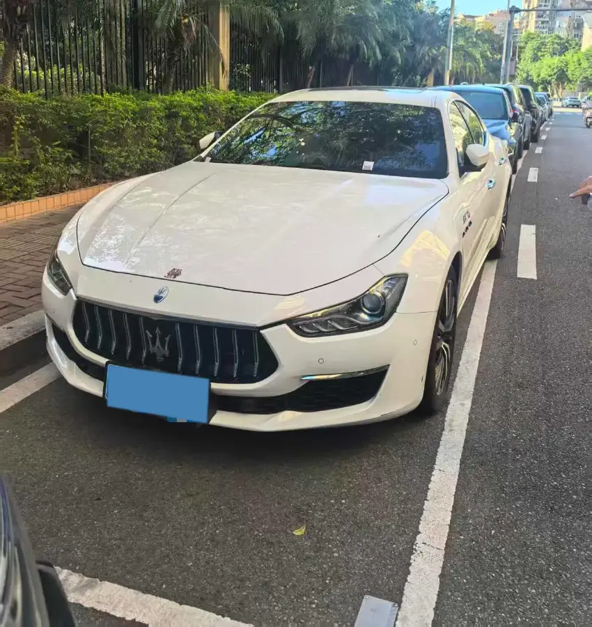 2022 Maserati Ghibli 2.0T 330HP L4 8AT