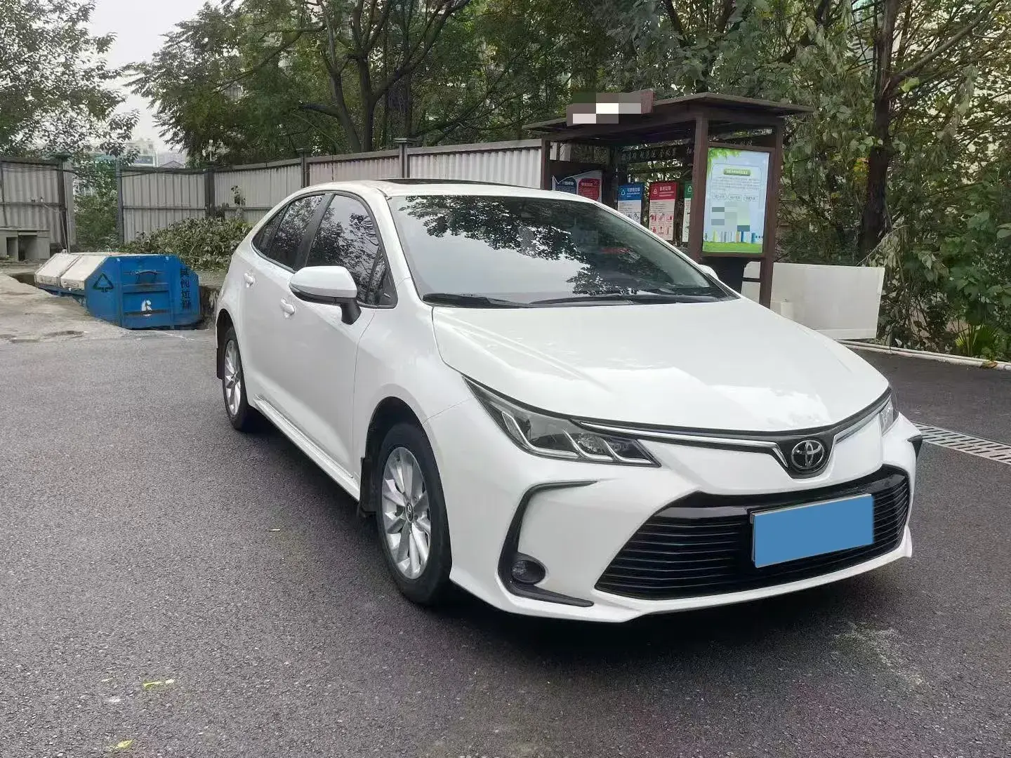 2022 TOYOTA COROLLA thumbnail 3