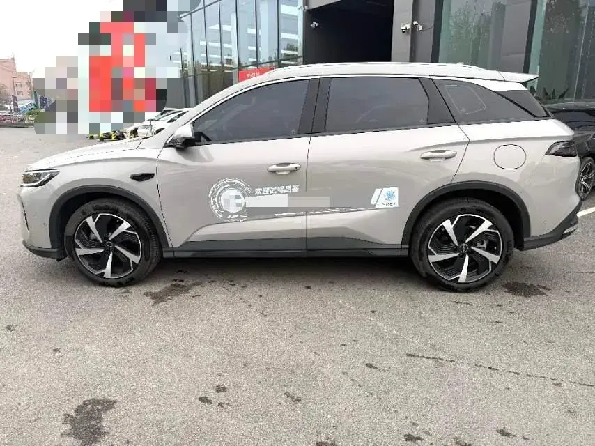 2025 BYD SEA thumbnail 3