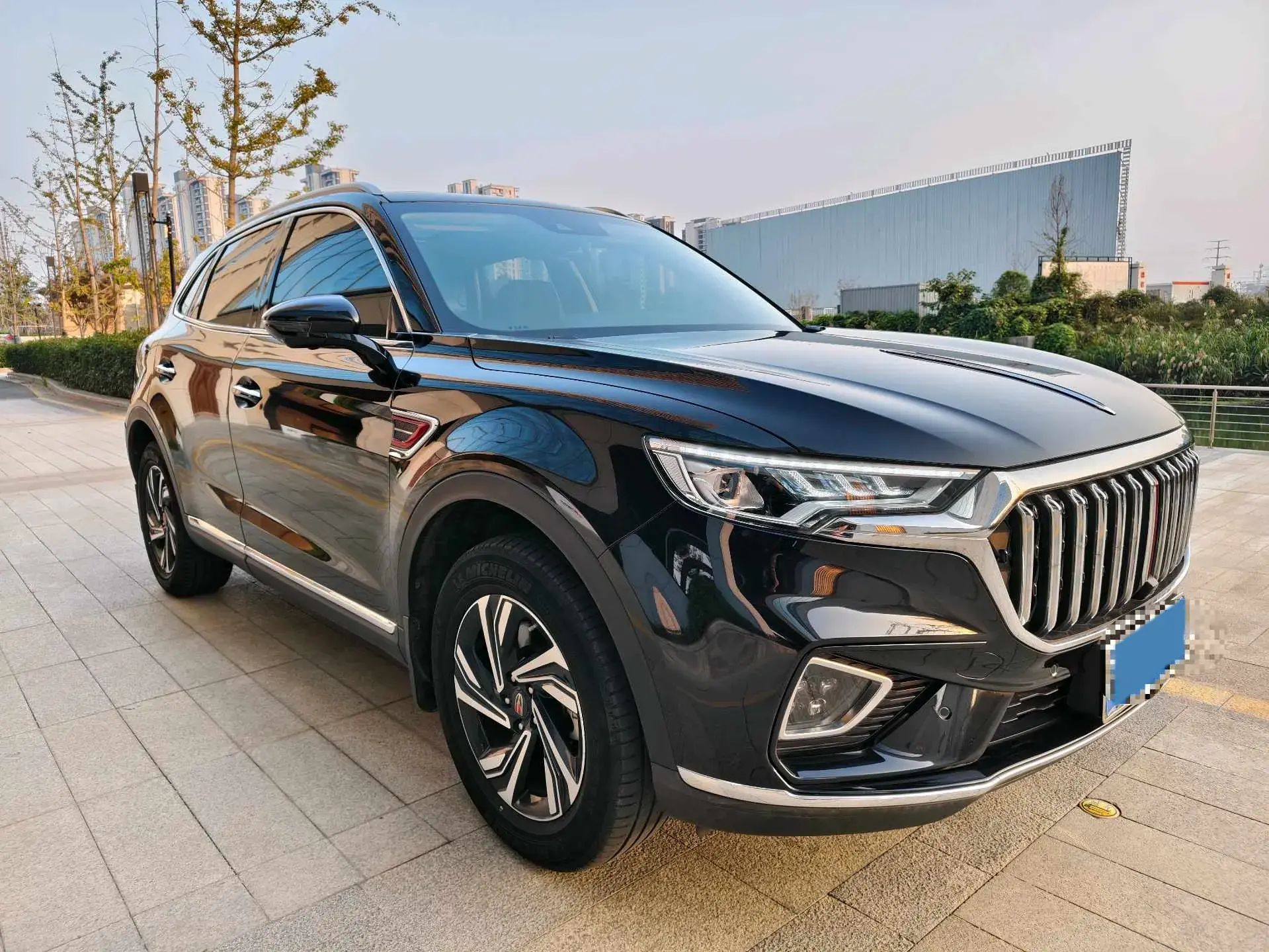 2022 HONGQI HS5 thumbnail 3