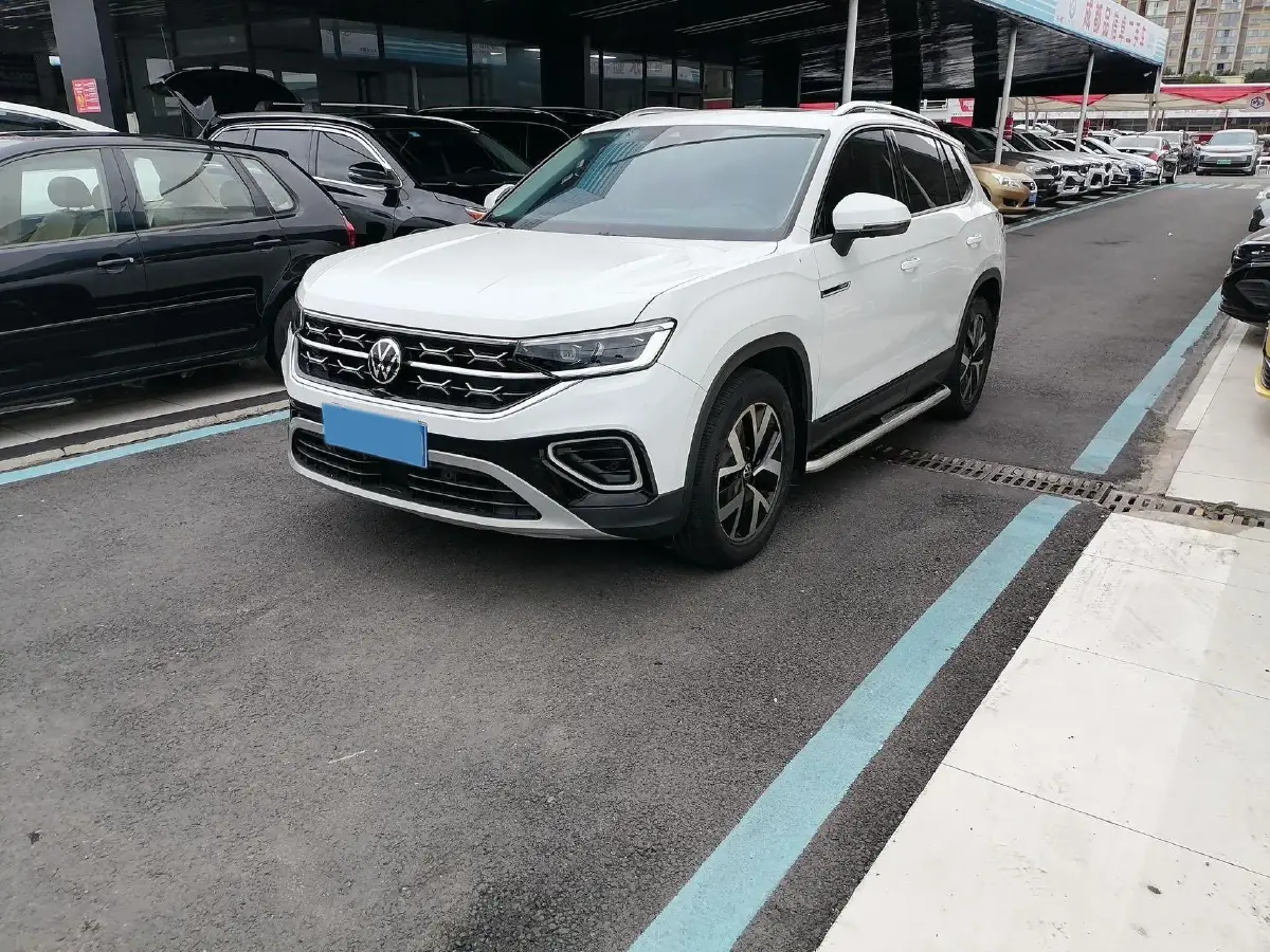 2023 Volkswagen Tayron 2.0T 186HP L4 7DCT